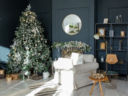 Decoración navideña: apuesta por el Scroogecore, una particular (y oscura) tendencia para esta Navidad