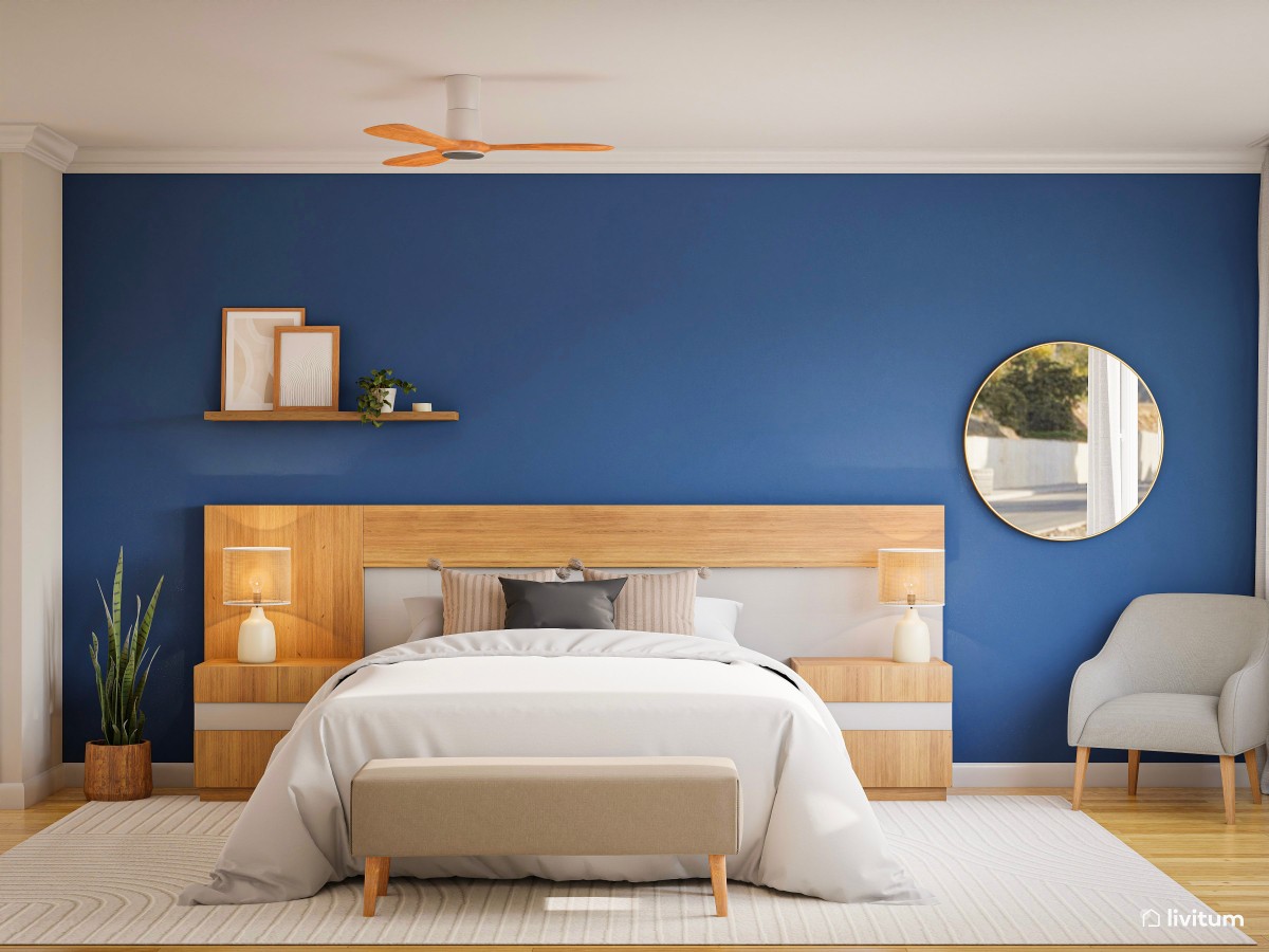 Dormitorio nórdico en madera y azul cobalto