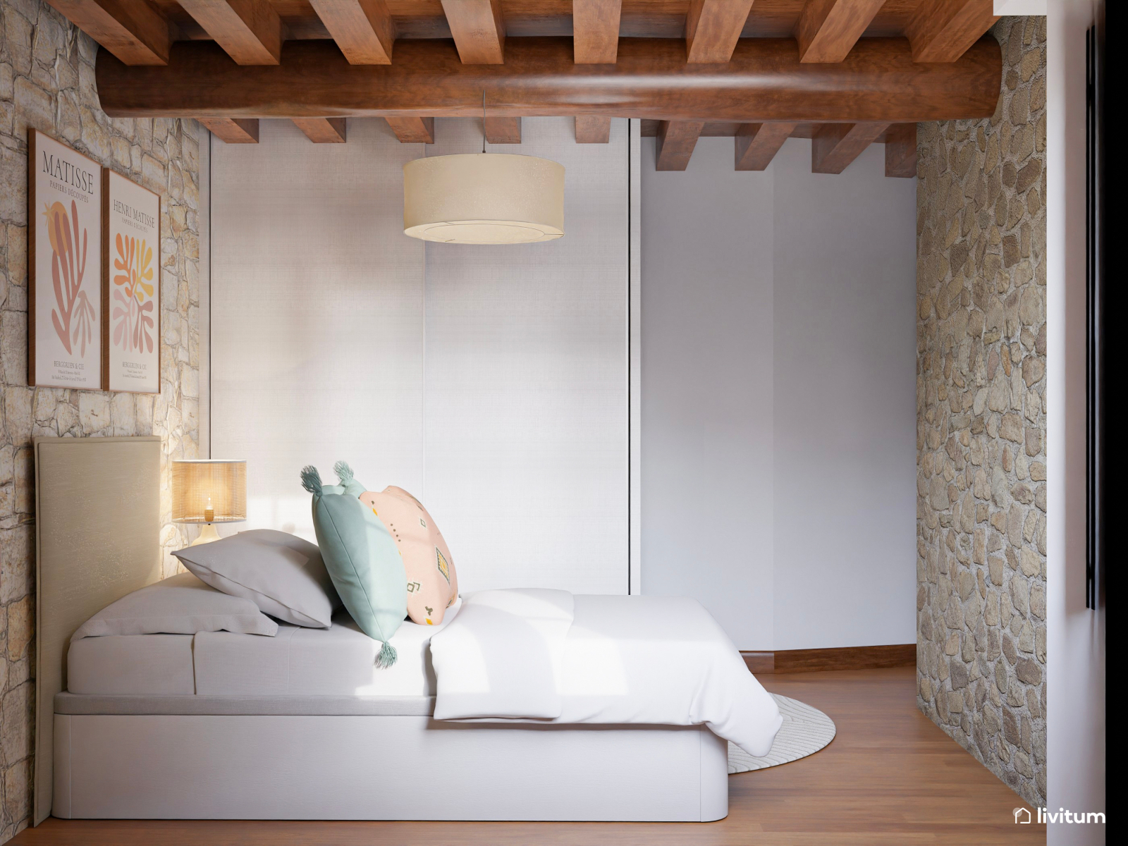  Encantador dormitorio con pared de piedra y muebles de madera