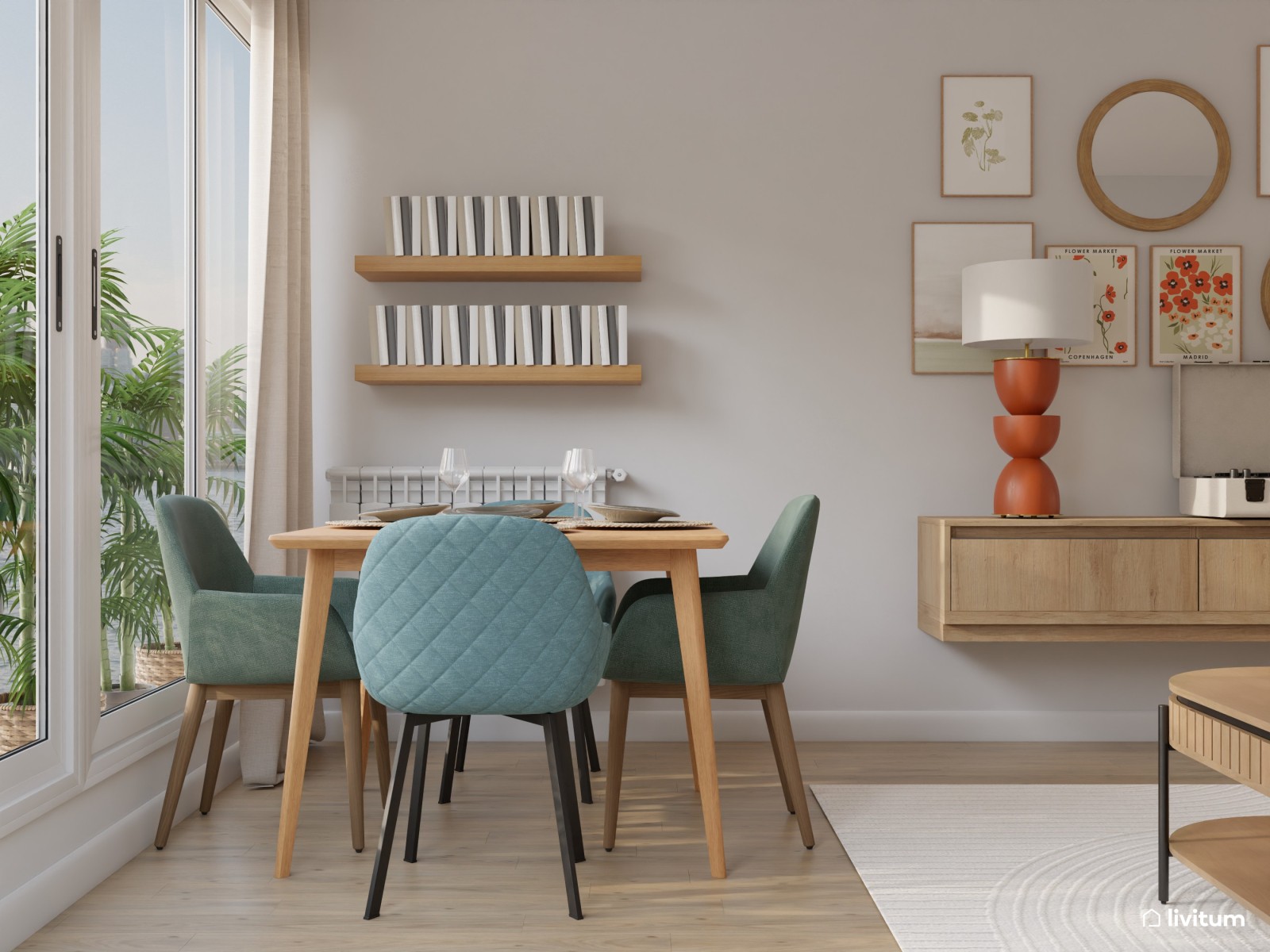 Salón comedor con colores vivos y muebles de madera