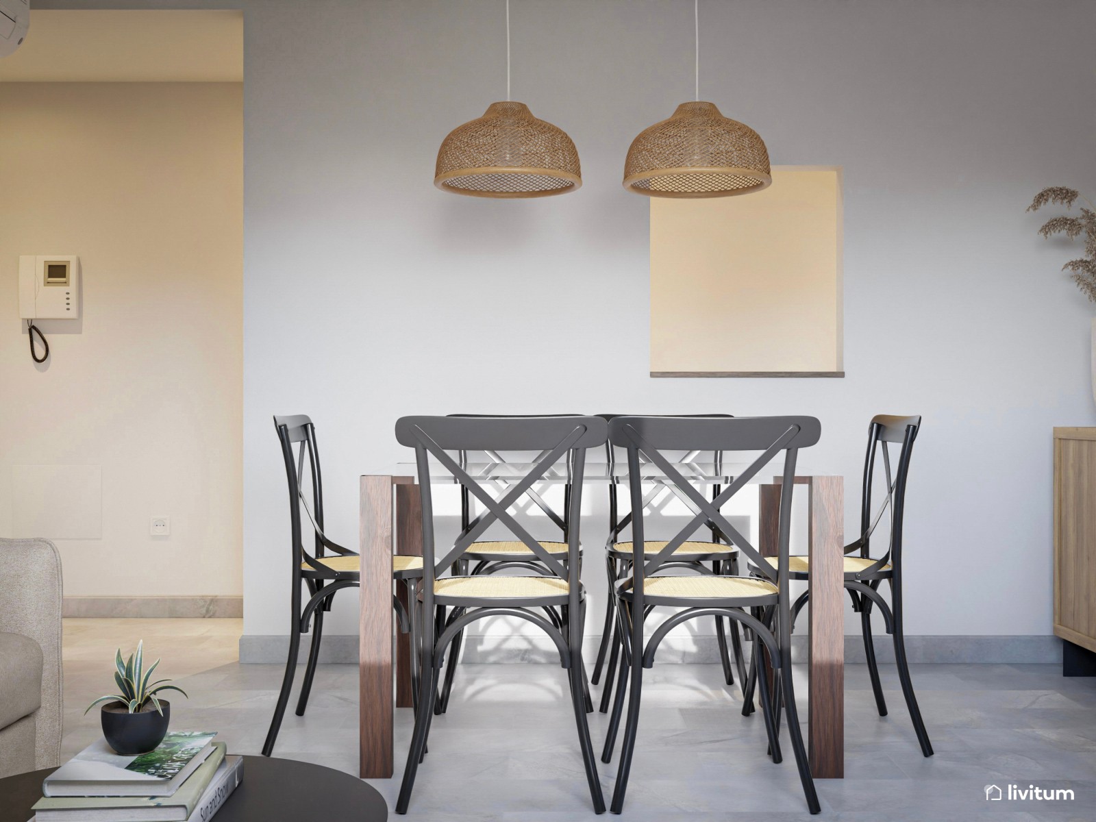 Salón comedor con sillas de madera y rejilla negras