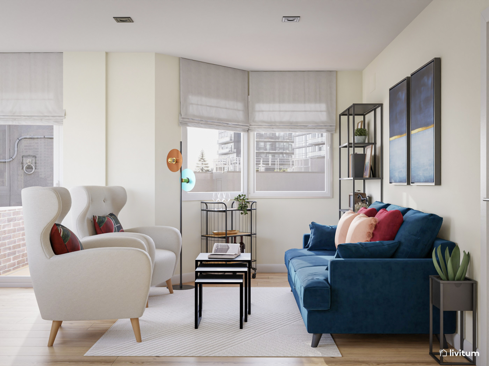 Salón comedor con sofá azul y sillas de colores