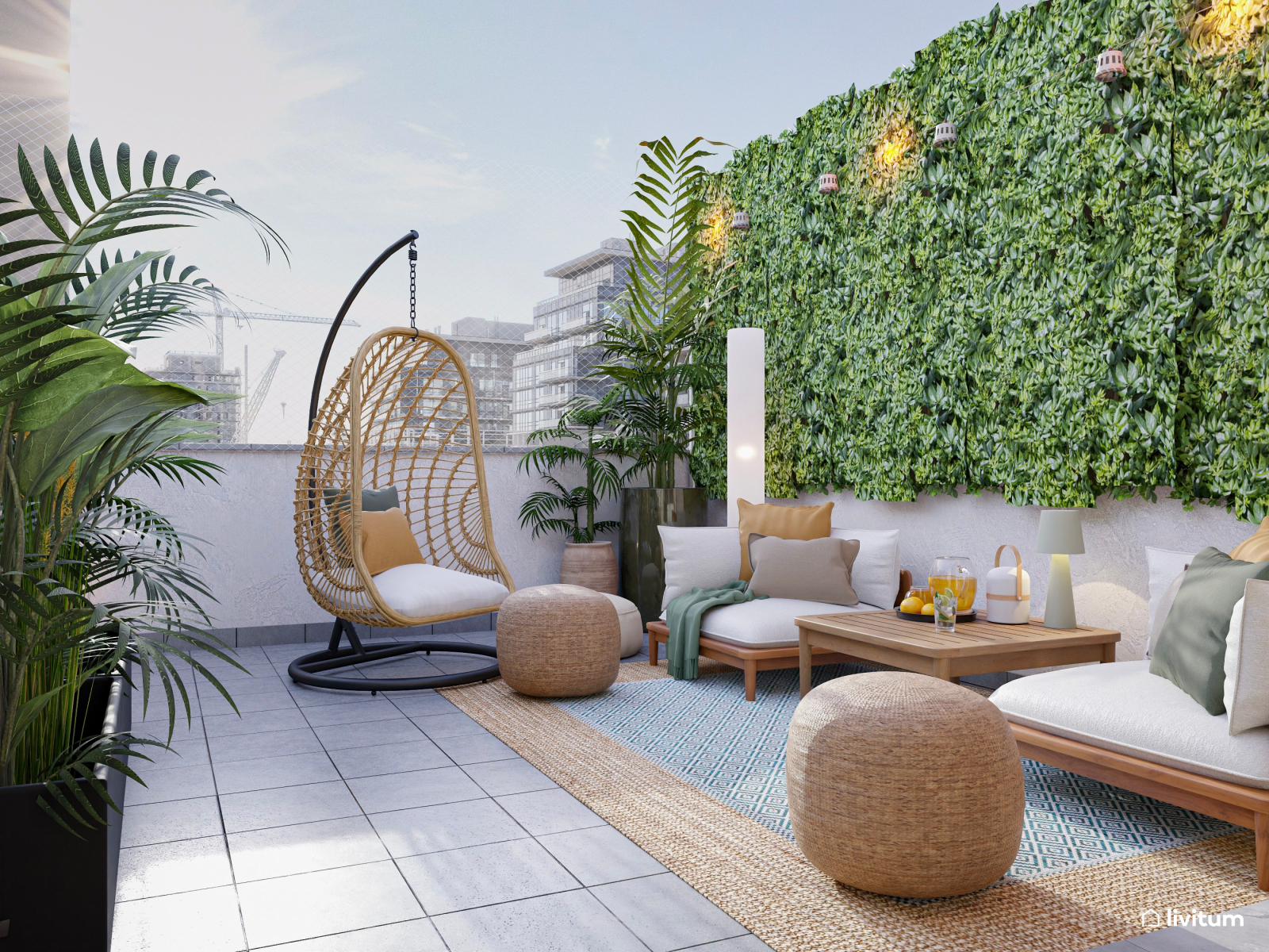 Terraza boho con jardín vertical y fibras naturales